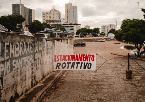Cobrança de estacionamento gera queixas Cobrança de estacionamento gera queixas