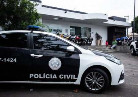 Homem é morto a tiros no quintal de casa em Guarus