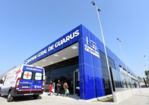 Policiais Militares ajudam a salvar bebê de um mês que se engasgou em Campos Após pressão, Estado restabelece cofinanciamento para saúde de Campos
