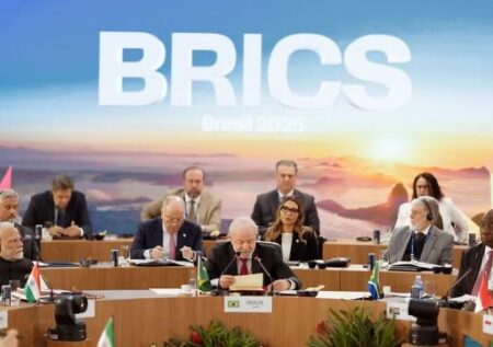 Brics: Lula alerta para ameaças ao comércio global e defende reforma na governança internacional