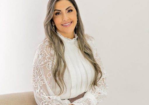 Flávia Longo: novo conceito de terapia mental Flávia Longo: novo conceito de terapia mental