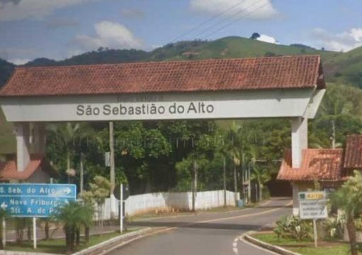MPRJ e Polícia cumprem mandados de busca e apreensão de denunciados de tentar matar ex-prefeito na Região Serrana MPRJ e Polícia cumprem mandados de busca e apreensão de denunciados de tentar matar ex-prefeito na Região Serrana