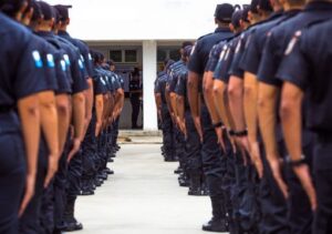 PMs do RJ são presos por fazer segurança privada durante serviço