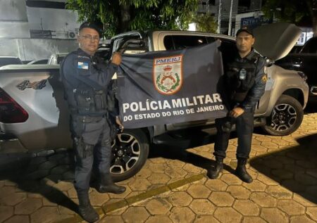 PRF e PM recuperam veículo roubado e prendem três suspeitos em Campos