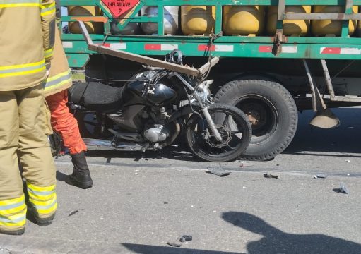 Motociclista morre após acidente na Campos-Farol Motociclista morre após acidente na Campos-Farol