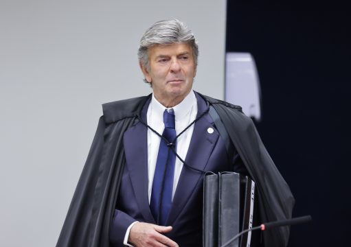 In Fux we trust? – Tiago Abud In Fux we trust? – Tiago Abud