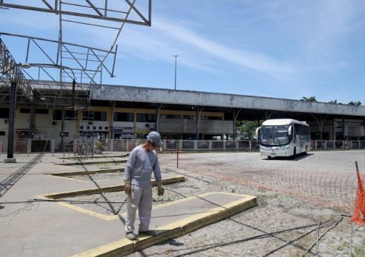 Obras do Shopping Estrada concentradas na substituição de estrutura metálica Obras do Shopping Estrada concentradas na substituição de estrutura metálica