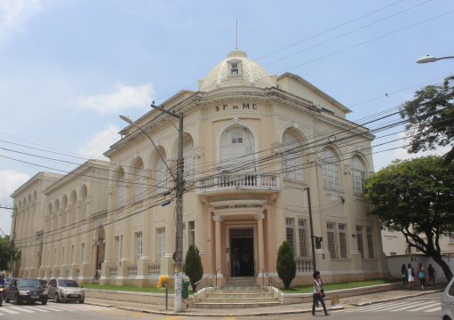 Pós-graduação: Campos entre polos mais importantes do RJ Pós-graduação: Campos entre polos mais importantes do RJ