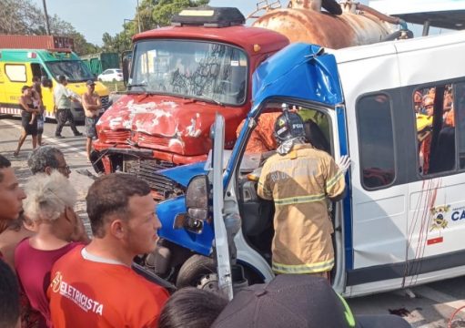 Tragédia na BR-101 expõe crise no transporte público de Campos Tragédia na BR-101 expõe crise no transporte público de Campos