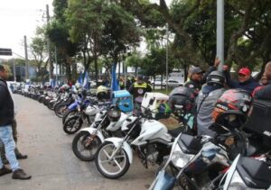 Governo instala grupo para discutir regras trabalhistas de entregadores por aplicativo