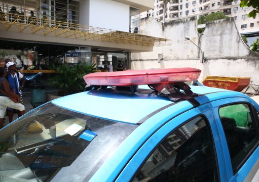 Homem é morto a tiros na porta de casa em Baixa Grande Homem é morto a tiros na porta de casa em Baixa Grande