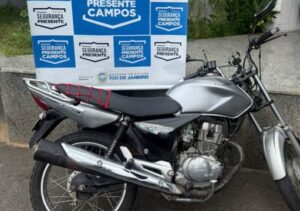 Homem é preso em Campos após empinar moto e fugir da Polícia