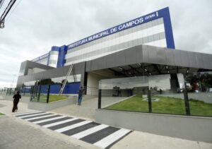 Hospital Ferreira Machado procura família de paciente internado no CTI