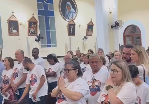 Familiares e amigos de Arnaldo Vianna se reúnem em missa de 7º dia, em Guarus Familiares e amigos de Arnaldo Vianna se reúnem em missa de 7º dia, em Guarus