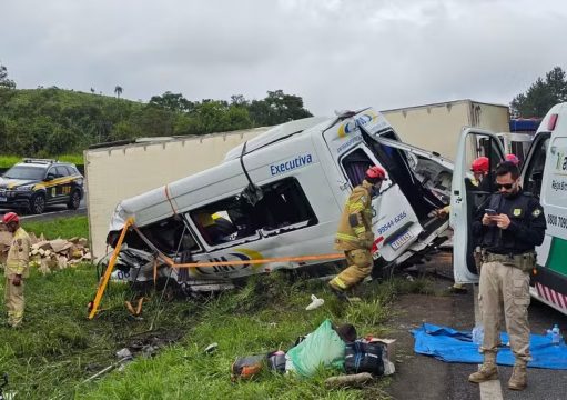 Tentativa de assalto provoca tragédia e deixa seis mortos em Curitiba Tentativa de assalto provoca tragédia e deixa seis mortos em Curitiba