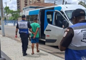 Foragido inventa nomes falsos para fugir de abordagem e acaba preso  em Campos