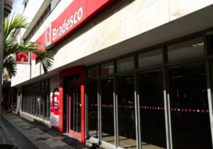 Golpe do falso gerente de banco em Campos