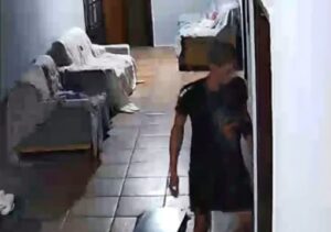 Ladrão invade república em Macaé e leva R$ 1,5mil e objetos