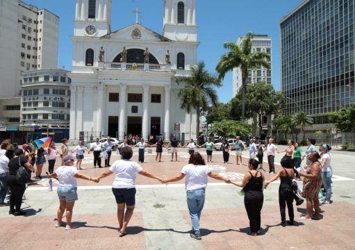 Manifestação em Campos pede justiça por cão morto em SC e cobra rigor contra maus-tratos Manifestação em Campos pede justiça por cão morto em SC e cobra rigor contra maus-tratos