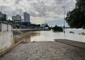 Nível do Rio Paraíba do Sul começa a baixar na tarde desta terça (10)