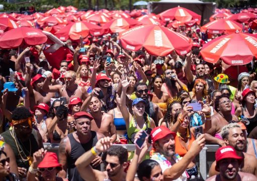 PM prende 458 pessoas e apreende 74 menores durante o carnaval no RJ; 97 celulares foram apreendidos PM prende 458 pessoas e apreende 74 menores durante o carnaval no RJ; 97 celulares foram apreendidos
