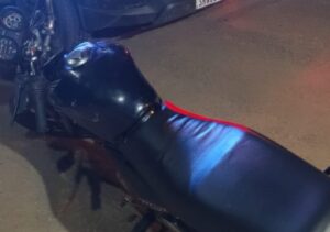 PRF recupera moto furtada e detém suspeito após fuga em Campos