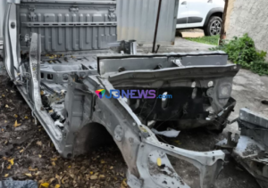 Polícia encontra possível desmanche e identifica caminhonete roubada em Campos Polícia encontra possível desmanche e identifica caminhonete roubada em Campos