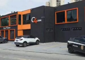 Polícia indicia donos de academia onde mulher morreu após intoxicação