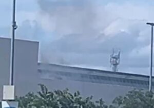 Princípio de incêndio atinge restaurante no shopping Partage, em Campos