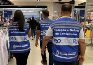 Procon-RJ tenta barrar publicidade de plataforma sexual em espaços públicos Procon lança campanha para proteger consumidores durante o Carnaval