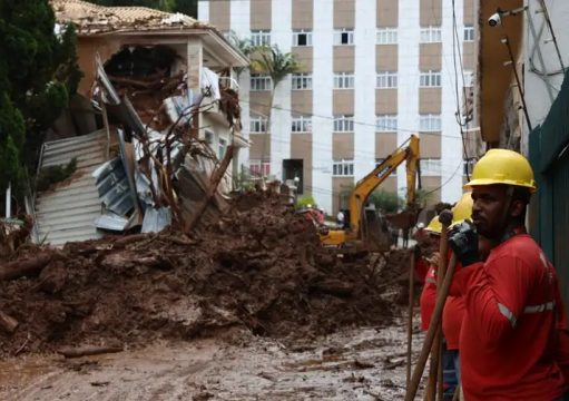 Buscas por vítimas das chuvas são encerradas em Juiz de Fora; moradores seguem fora de casa Buscas por vítimas das chuvas são encerradas em Juiz de Fora; moradores seguem fora de casa