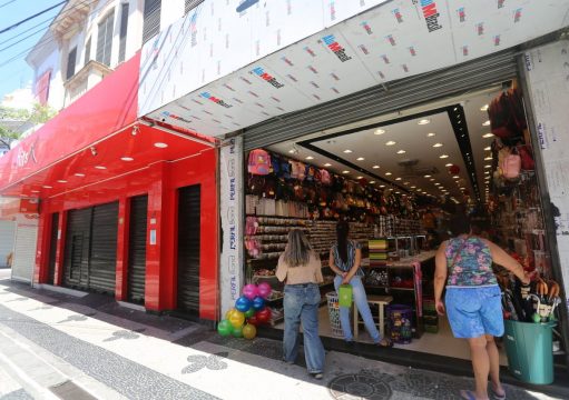 Comércio pode abrir na Sexta-Feira Santa, mas sem funcionários Comércio pode abrir na Sexta-Feira Santa, mas sem funcionários