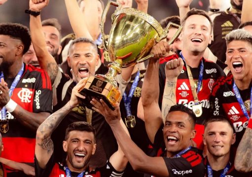 Flamengo vence Fluminense nos pênaltis e conquista o tricampeonato carioca Flamengo vence Fluminense nos pênaltis e conquista o tricampeonato carioca