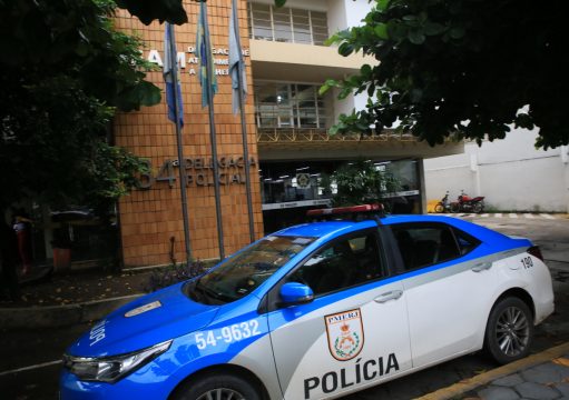 Homem é morto a facadas por sobrinho após briga na Baixada Campista Homem é morto a facadas por sobrinho após briga na Baixada Campista
