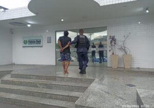 Homem é preso em flagrante por furto de cabos em torre de telecomunicações em Guarus