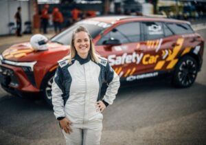 Luciane Klai se torna a primeira pilota de safety car da BRB Stock Car Pro Series