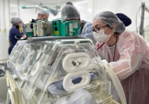 Mãe e bebê são salvas em parto de emergência no Hospital Ferreira Machado Mãe e bebê são salvas em parto de emergência no Hospital Ferreira Machado