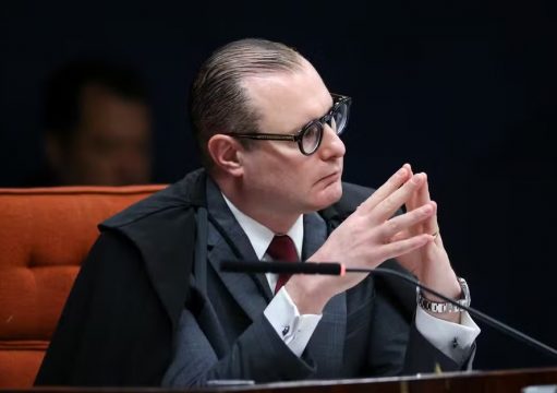 Ministro Zanin suspende eleições indiretas para governador do RJ Ministro Zanin suspende eleições indiretas para governador do RJ