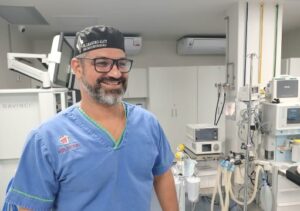 Neurocirurgião explica procedimento avançado que trata doenças da coluna