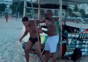 PM prende homem apontado como chefe do tráfico de Macaé na Praia de Copacabana PM prende homem apontado como chefe do tráfico de Macaé na Praia de Copacabana