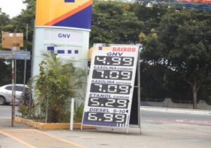 Preço da gasolina comum chega a R$ 7,09 em posto de Campos