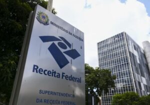 Receita libera R$ 300 milhões em restituições da malha fina de março