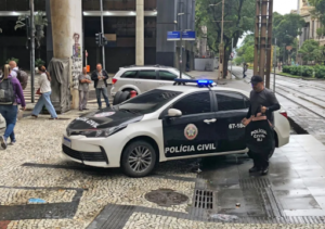 Casal é detido no Rio com carga ilegal de canetas emagrecedoras e anabolizantes do Paraguai
