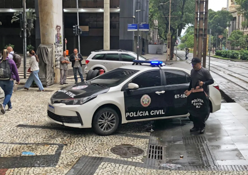 Casal é detido no Rio com carga ilegal de canetas emagrecedoras e anabolizantes do Paraguai Casal é detido no Rio com carga ilegal de canetas emagrecedoras e anabolizantes do Paraguai