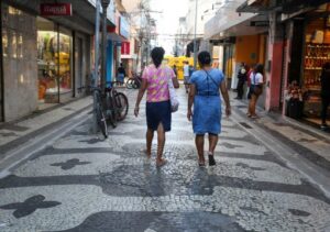 Comércio de Campos poderá funcionar nos feriados de Tiradentes e São Jorge
