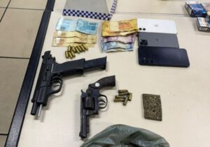 Homens são presos e menor é apreendido por suspeita de tráfico de drogas em São João da Barra