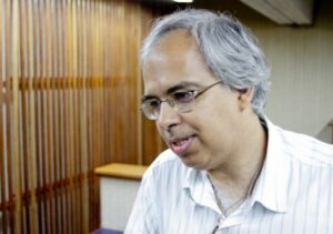 Professor de Campos cria rota inovadora que encurta viagem a Marte Professor de Campos cria rota inovadora que encurta viagem a Marte