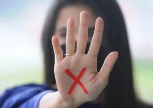 Rio amplia formas de denúncia e adota gesto silencioso contra violência doméstica Rio amplia formas de denúncia e adota gesto silencioso contra violência doméstica