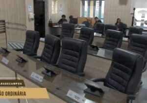 Sessão entre feriados não acontece por falta de quórum na Câmara de Campos