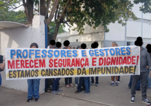 Agressão a diretora provoca manifestação e expõe falta de mediadores no CEJOPA, em Campos